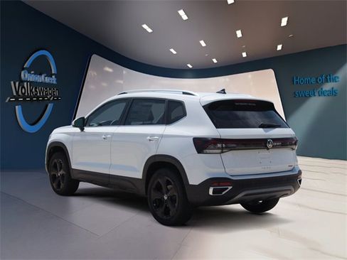 New 2025 Volkswagen Taos SEL image 6