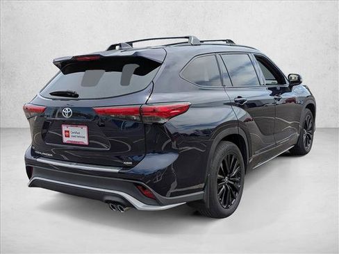 Used 2023 Toyota Highlander XSE FWD image 5