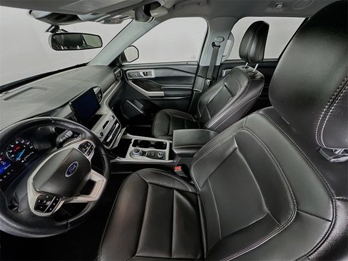 Used 2023 Ford Explorer XLT w/ Equipment Group 202A image 11