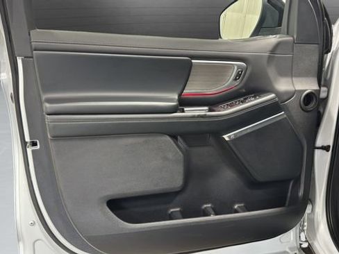 Used 2025 Ford Expedition Platinum image 24