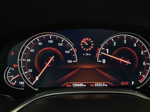 Used 2017 BMW 740i xDrive AWD/4WD image 2