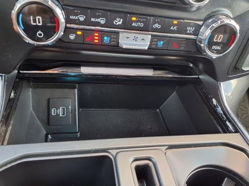 Used 2021 Ford F150 Lariat w/ Equipment Group 502A High image 33