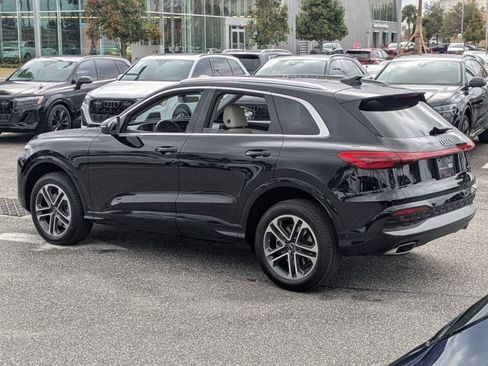 Certified 2025 Audi Q5 Premium w/ Convenience Package image 8