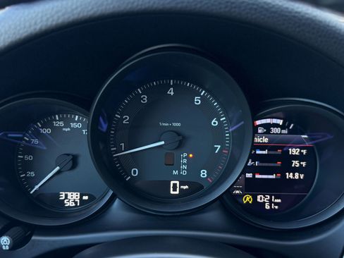 Certified 2026 Porsche Macan AWD/4WD image 17