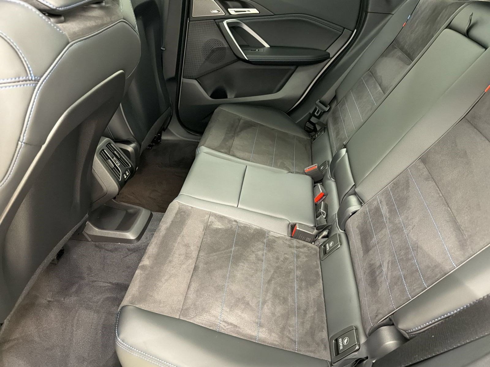 New 2026 BMW X1 xDrive28i w/ Technology Package AWD/4WD image 19
