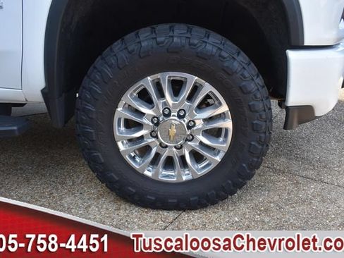 Used 2021 Chevrolet Silverado 2500 High Country w/ Z71 Off-Road Package AWD/4WD image 13