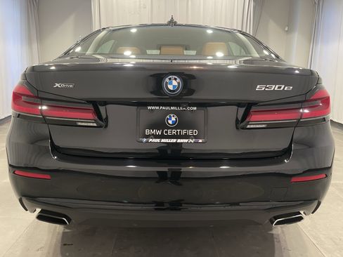 Certified 2023 BMW 530e xDrive w/ Convenience Package image 5
