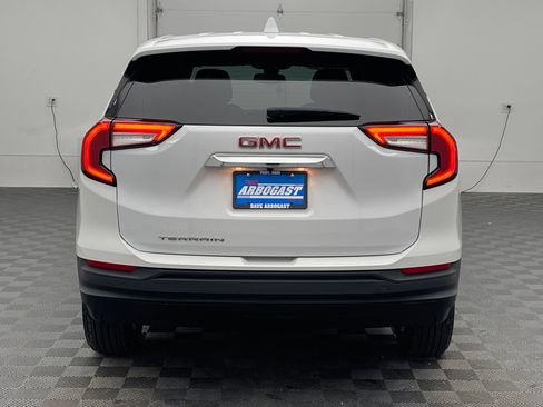 Used 2024 GMC Terrain SLE FWD image 6
