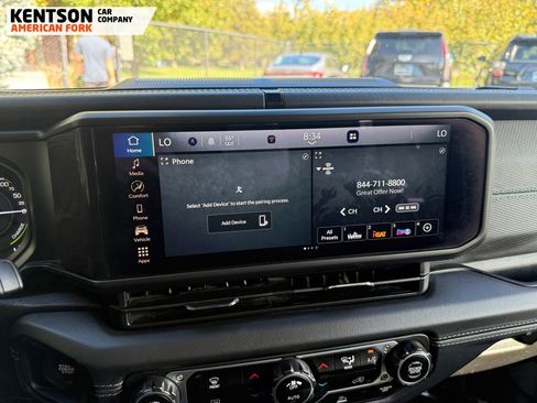 Used 2024 Jeep Wrangler Unlimited Rubicon 4xe image 22