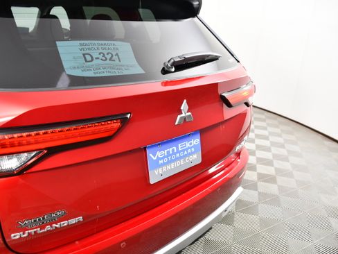 Used 2025 Mitsubishi Outlander SE AWD/4WD image 15