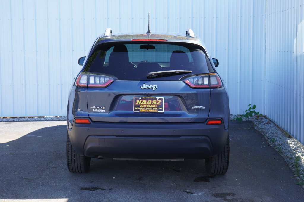 Used 2019 Jeep Cherokee Latitude Plus w/ Cold Weather Group AWD/4WD image 5