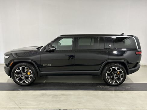 Used 2024 Rivian R1S Adventure AWD/4WD image 2