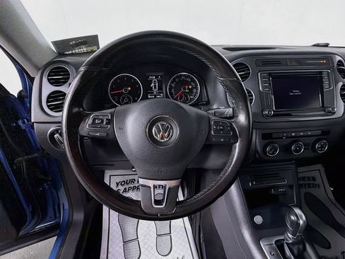 Used 2018 Volkswagen Tiguan Limited AWD/4WD image 11