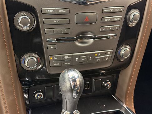 Used 2019 Nissan Armada Platinum w/ Captain's Chairs Package RWD image 16