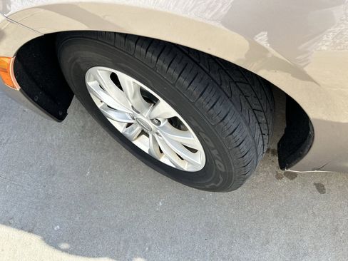 Used 2017 Chrysler Pacifica Touring w/ Tire & Wheel Group image 7