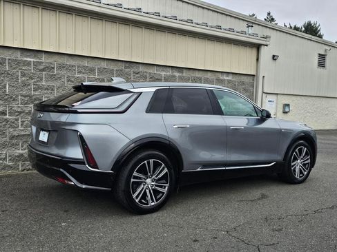 Certified 2024 Cadillac Lyriq Luxury image 8