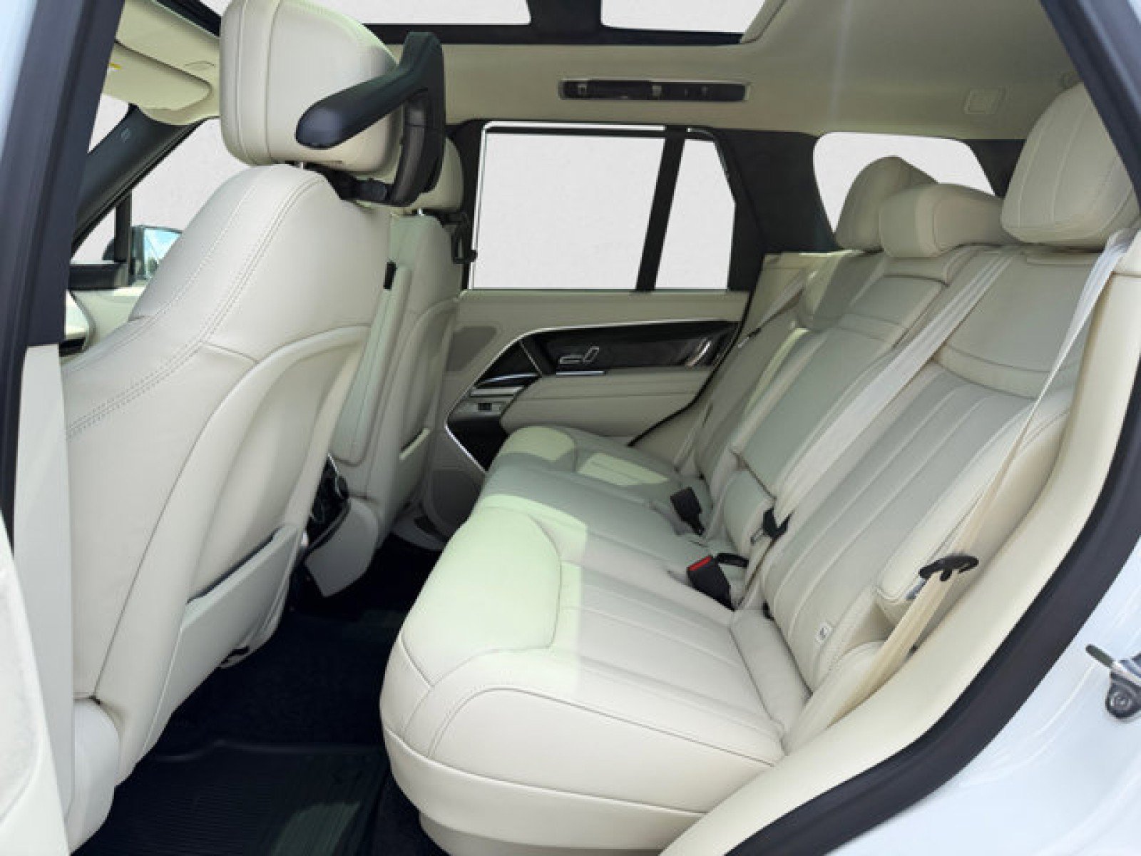 New 2026 Land Rover Range Rover SE AWD/4WD image 18