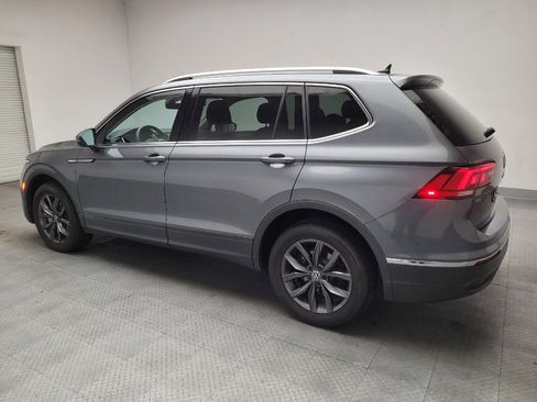 Used 2022 Volkswagen Tiguan SE FWD image 3