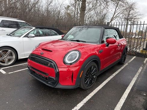 Used 2023 MINI Cooper S image 1