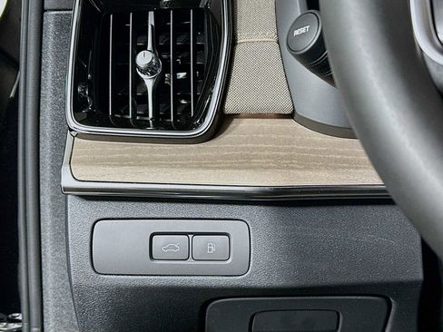 New 2026 Volvo XC90 T8 Plus image 10