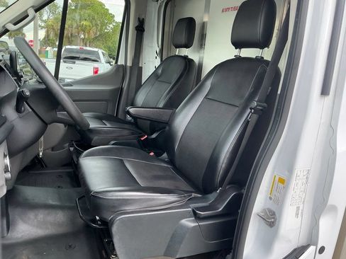 Certified 2022 Ford Transit 350 DRW RWD image 33
