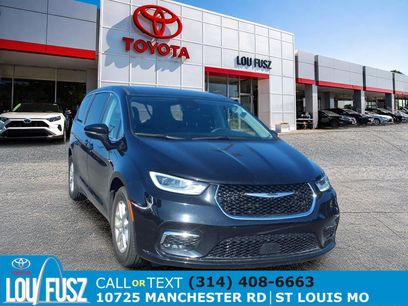 Used 2024 Chrysler Pacifica Touring-L