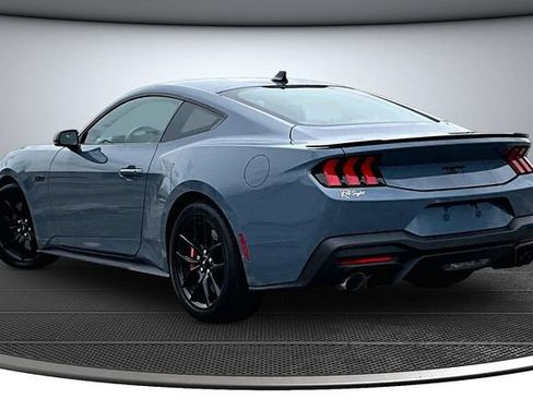 Used 2025 Ford Mustang GT Premium RWD image 4