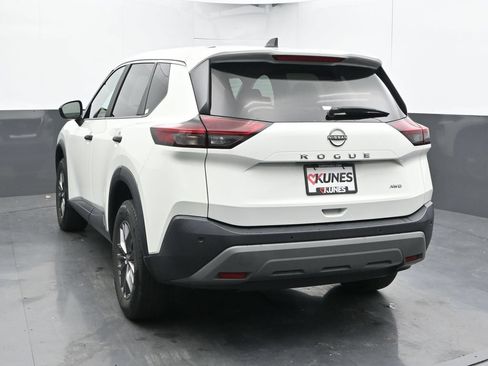 Used 2023 Nissan Rogue S AWD/4WD image 11
