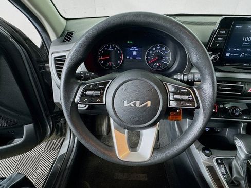 Used 2023 Kia Seltos LX image 11