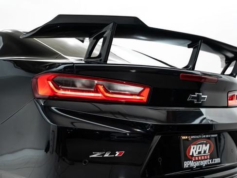 Used 2018 Chevrolet Camaro ZL1 RWD image 11