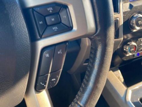 Used 2020 Ford F150 Lariat image 11