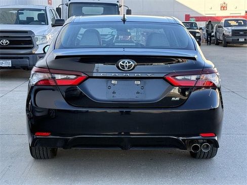 Used 2023 Toyota Camry SE image 5