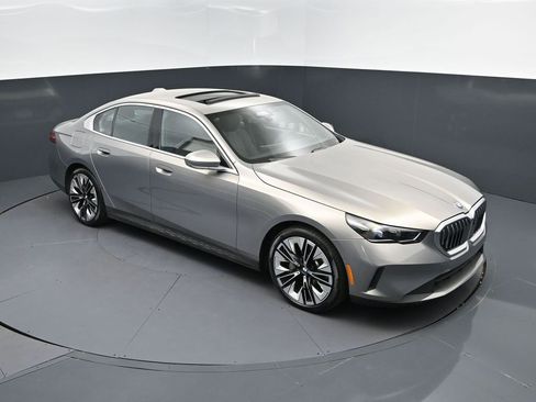 Certified 2024 BMW 530i 530i image 36