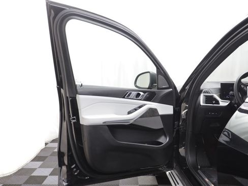 Used 2026 BMW X5 xDrive40i w/ Premium Package AWD/4WD image 4
