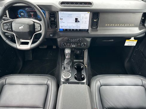 New 2026 Ford Bronco Badlands image 12