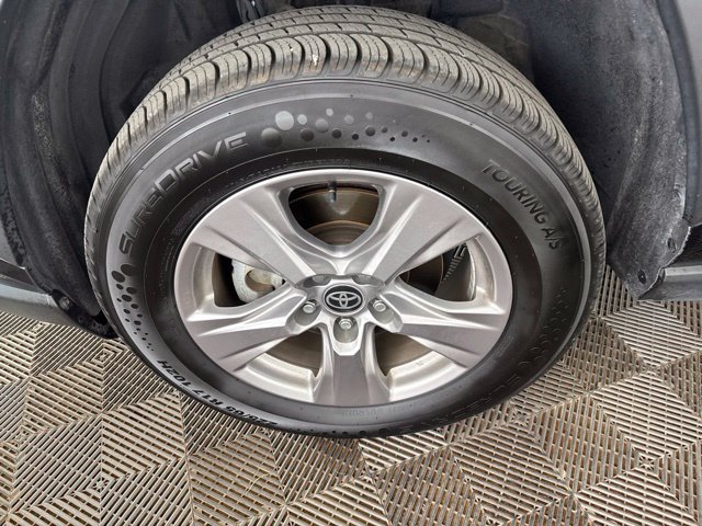Used 2025 Toyota RAV4 XLE AWD/4WD image 28