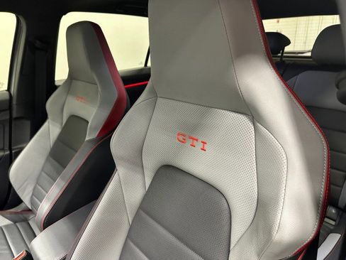 Used 2024 Volkswagen GTI SE FWD image 21