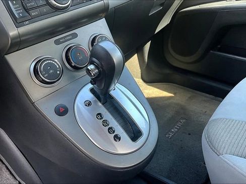 Used 2010 Nissan Sentra 2.0 SR FWD image 14