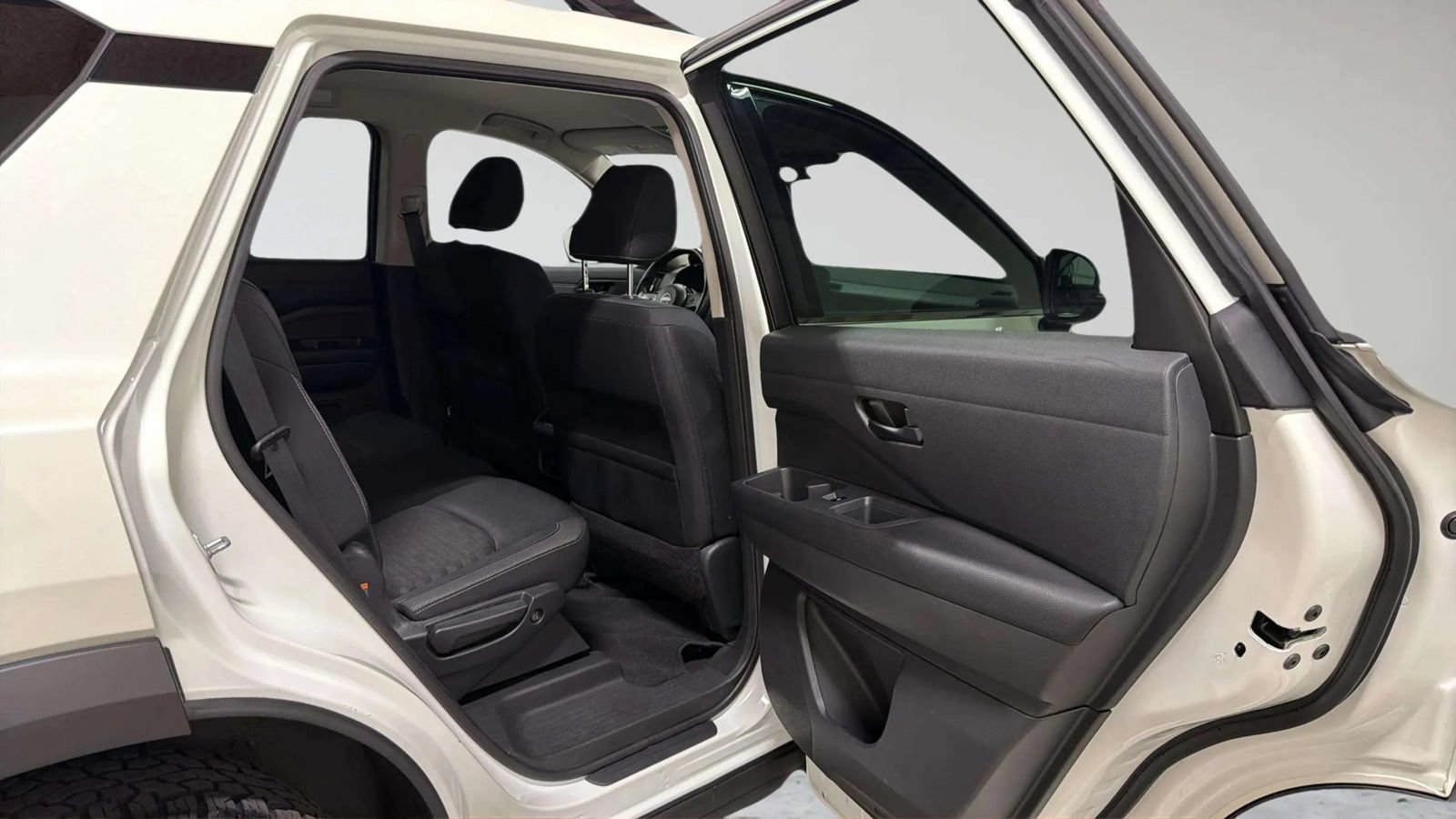 Used 2023 Nissan Pathfinder SV AWD/4WD image 40