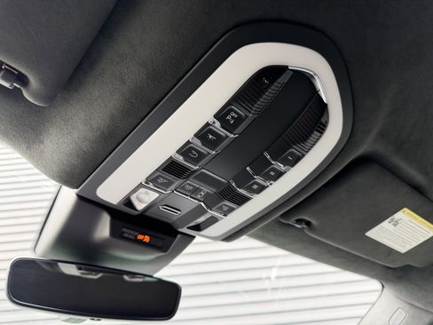 Certified 2023 Porsche Macan GTS image 31