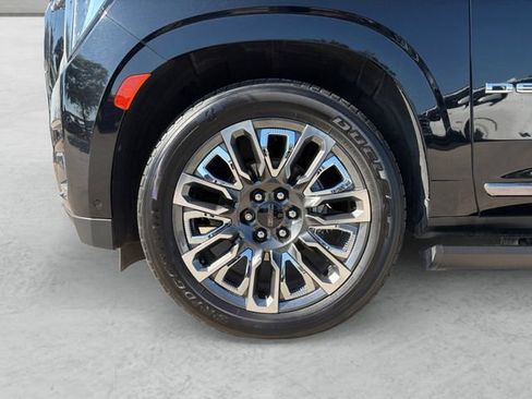 Used 2023 GMC Yukon Denali Ultimate AWD/4WD image 23