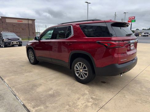 Used 2023 Chevrolet Traverse LT FWD image 7