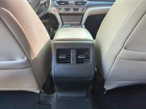 Used 2018 Honda Accord Touring image 24