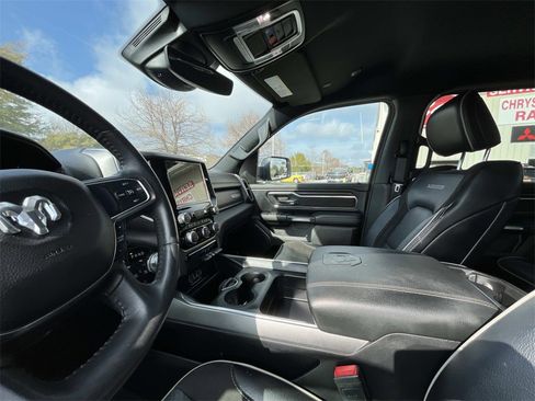 Used 2024 RAM 1500 Laramie image 10