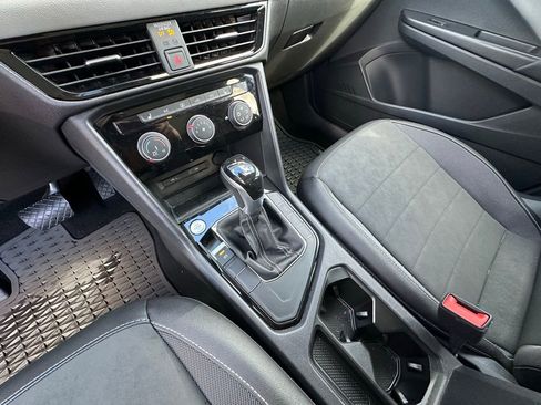 Used 2023 Volkswagen Taos SE image 28