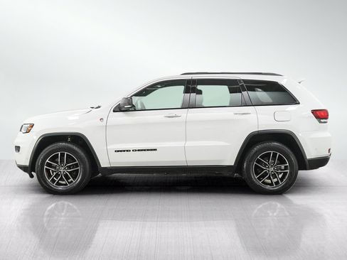 Used 2018 Jeep Grand Cherokee Trailhawk w/ Trailhawk Luxury Group AWD/4WD image 2