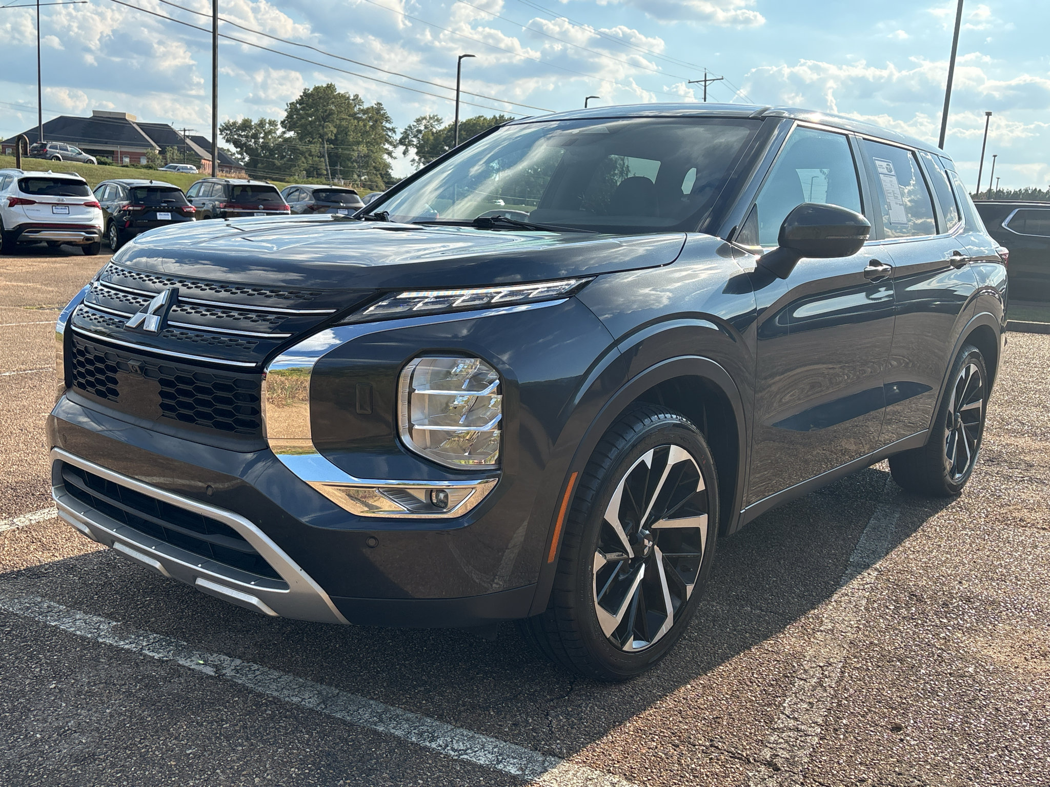 Used 2024 Mitsubishi Outlander SE AWD/4WD image 7