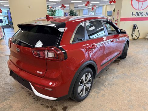Used 2018 Kia Niro LX FWD image 9