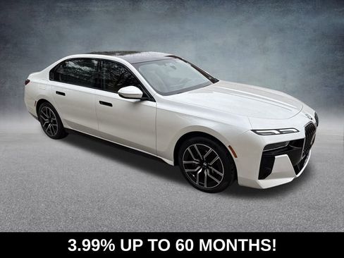 Used 2025 BMW 740i xDrive image 9