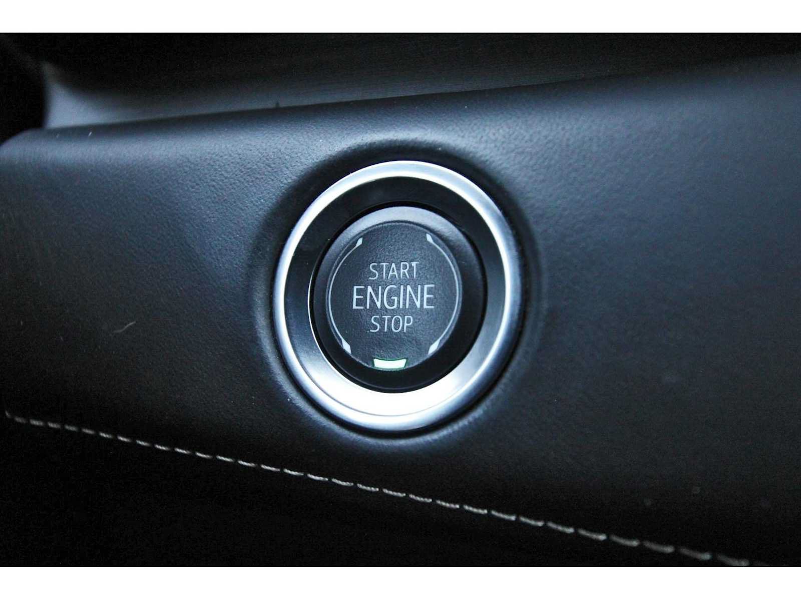 Used 2024 Cadillac Escalade Sport Platinum w/ LPO, ONYX Package AWD/4WD image 28